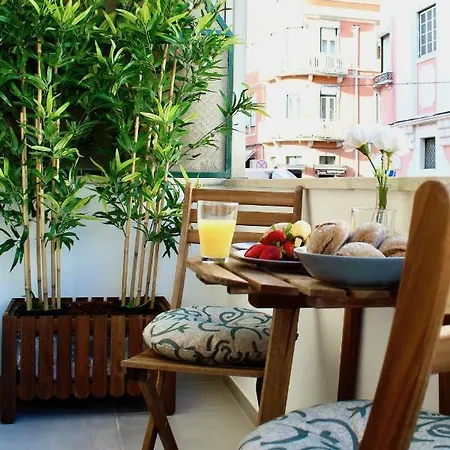 River View Balcony - Historic Center ! Lisbon